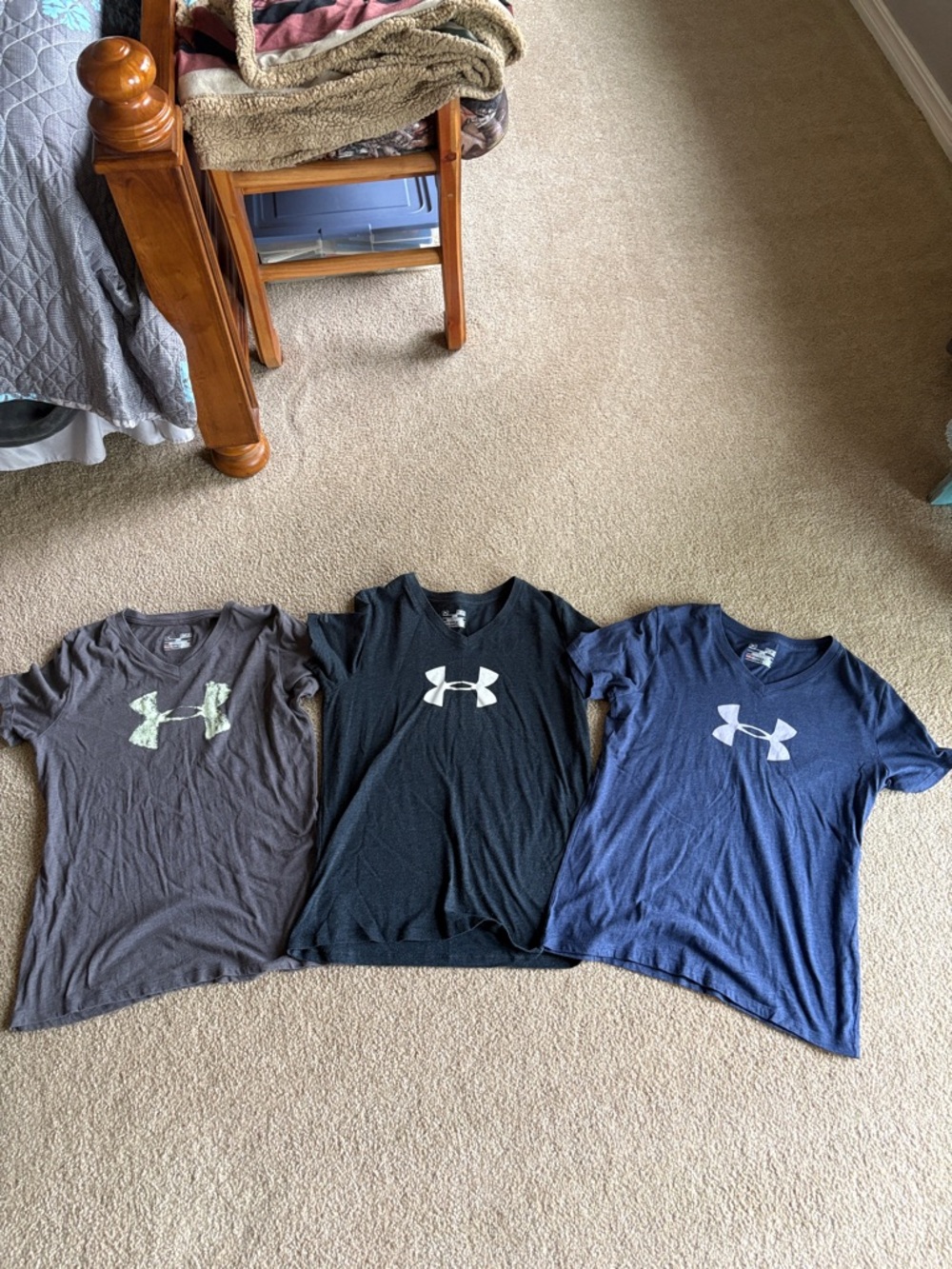 Under Armour women’s  Short Sleeve Logo Tee - Black, Navy, Gray